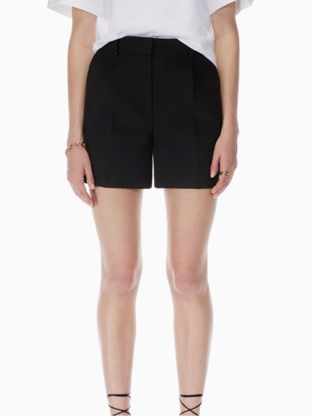 Aritzia Babaton Atelier Wegner Short High-Waisted Pleated Shorts Black size 6